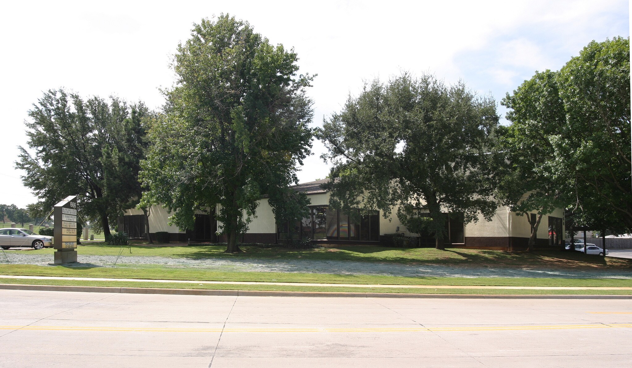 696 N Fielder Rd, Arlington, TX for sale Primary Photo- Image 1 of 1