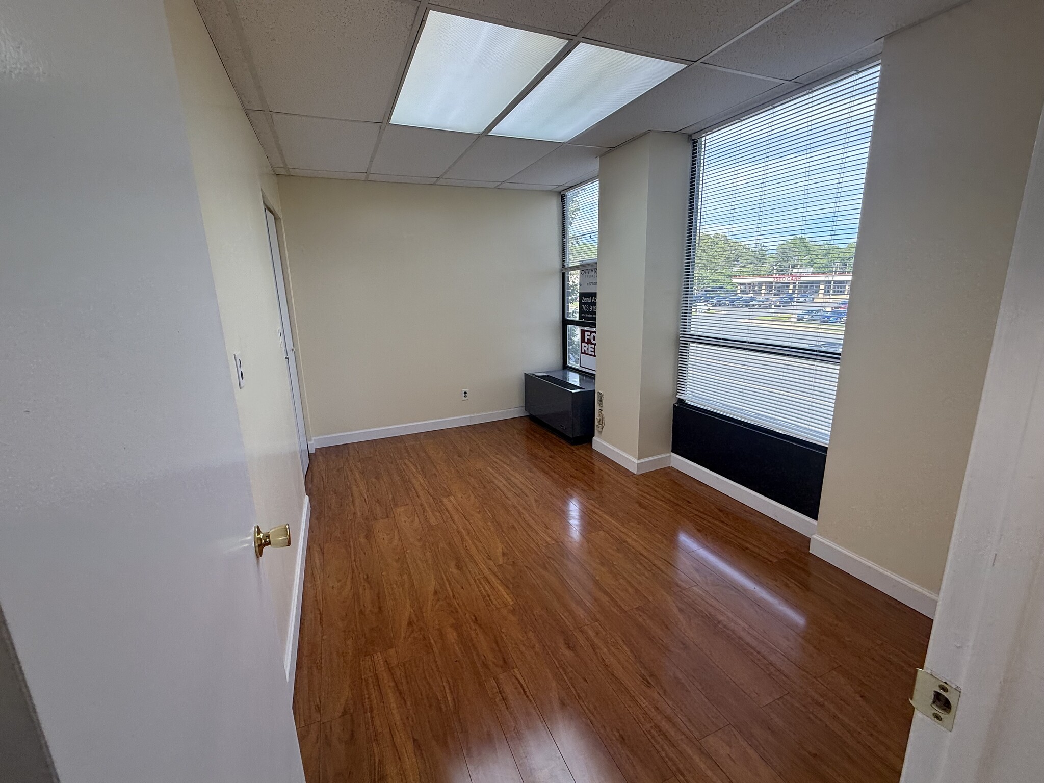 14904 Richmond Hwy, Woodbridge, VA for lease Building Photo- Image 1 of 14