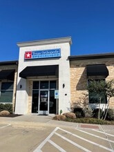 10932 N Riverside Dr, Fort Worth, TX for lease Building Photo- Image 1 of 8