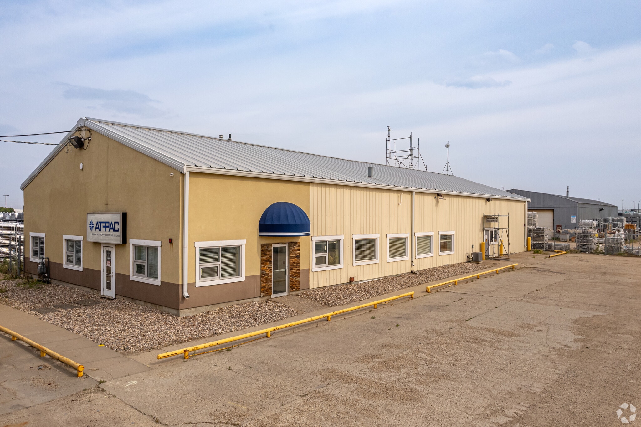 6215 82 Ave NW, Edmonton, AB for sale Primary Photo- Image 1 of 1