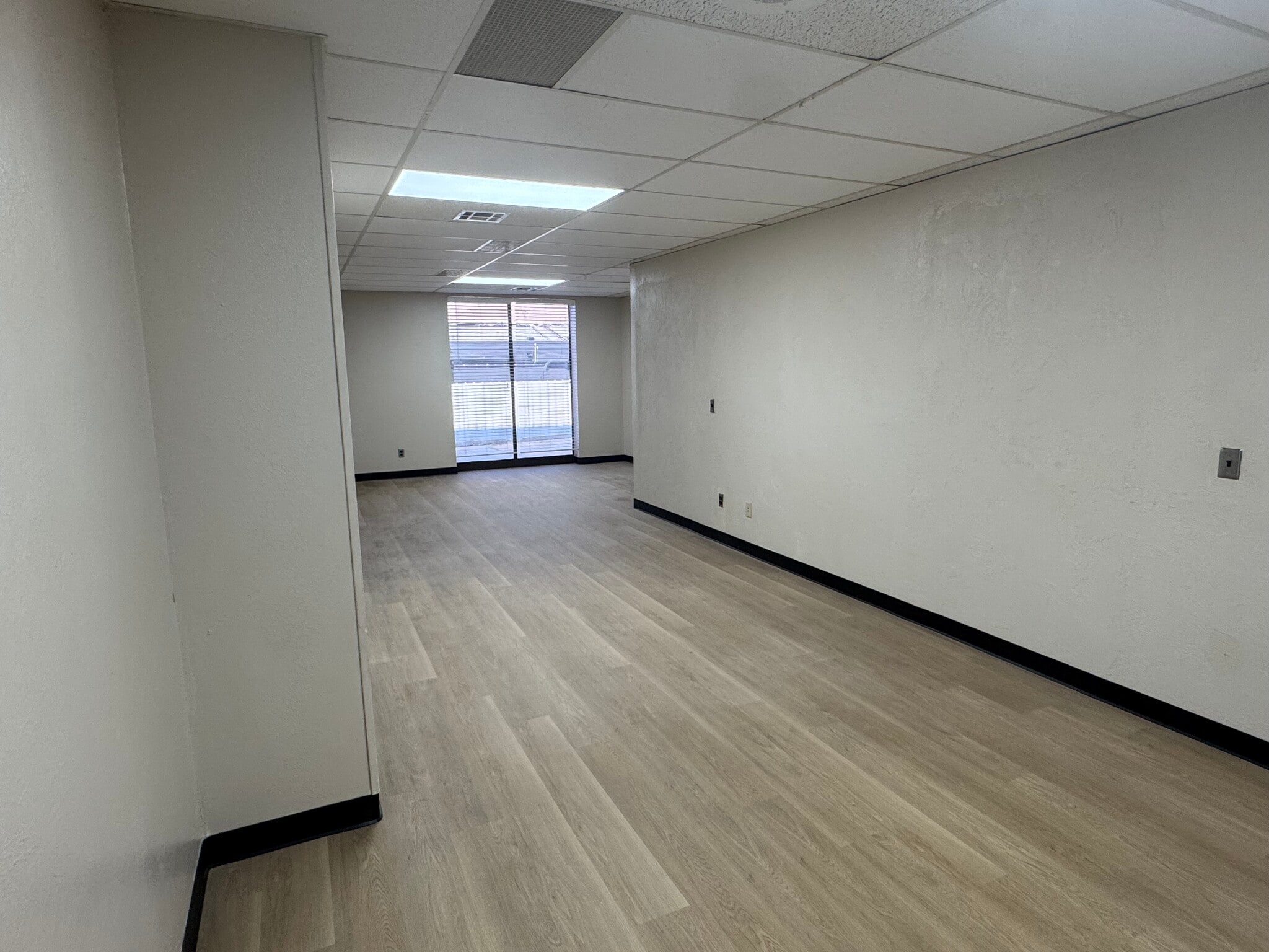 2828 NW 57th St, Oklahoma City, OK for lease Interior Photo- Image 1 of 3
