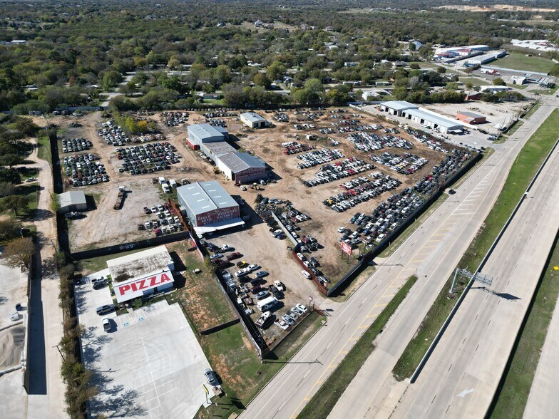 9901 Jacksboro Hwy, Fort Worth, TX for lease - Primary Photo - Image 1 of 12