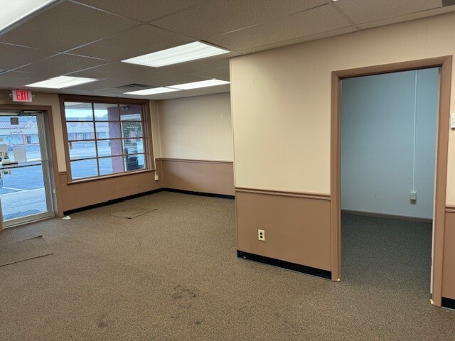 1-31 N Earl Ave, Lafayette, IN for lease - Building Photo - Image 3 of 7