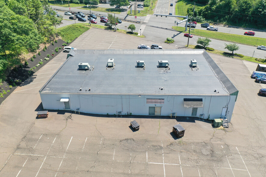 2303-2315 Berlin Tpke, Newington, CT for lease - Building Photo - Image 3 of 5