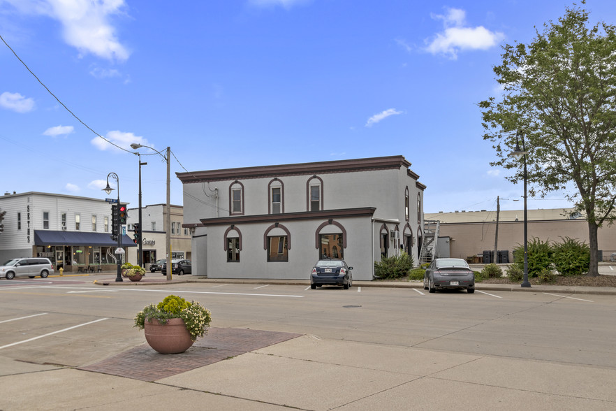 532 Grand Ave, Little Chute, WI for sale - Building Photo - Image 3 of 11