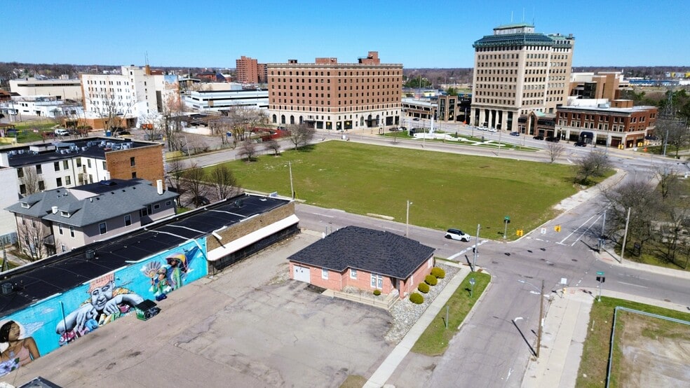 401 Garland St, Flint, MI for sale - Building Photo - Image 3 of 14