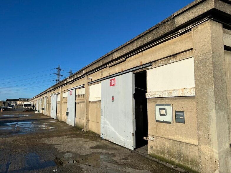 Flex in Le Havre for sale - Building Photo - Image 1 of 4