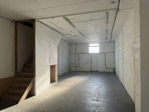 Kingston Rd, Leatherhead for lease Interior Photo- Image 2 of 4