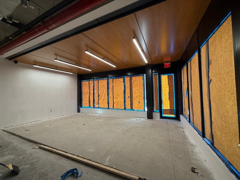 931 Carroll St, Brooklyn, NY for lease - Interior Photo - Image 3 of 5