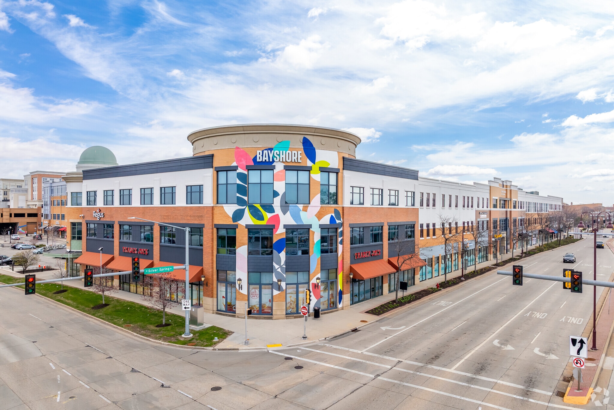 500 W Silver Spring Dr, Glendale, WI for lease Primary Photo- Image 1 of 17