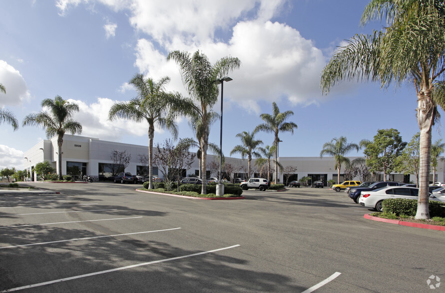 5939 Darwin Ct, Carlsbad, CA for lease - Building Photo - Image 2 of 5