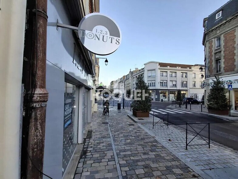 Retail in Soissons for lease - Building Photo - Image 2 of 9