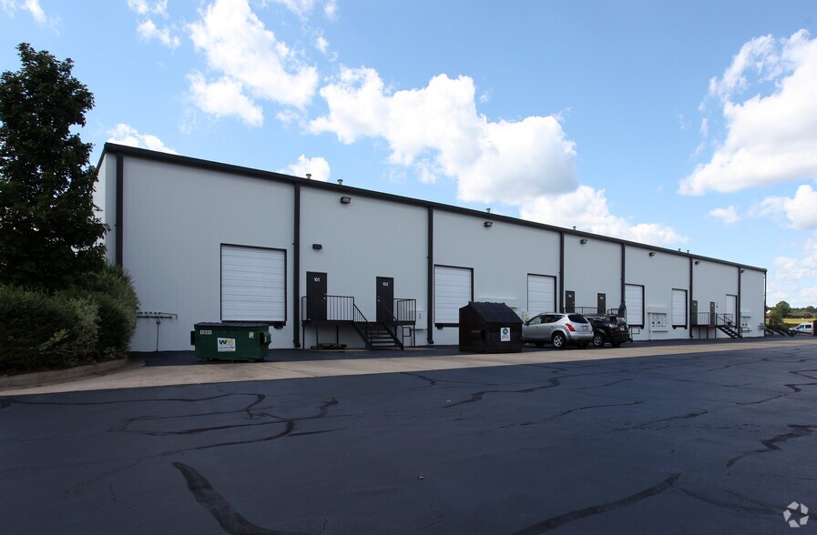 2300 Westinghouse Blvd, Raleigh, NC for lease - Building Photo - Image 3 of 9