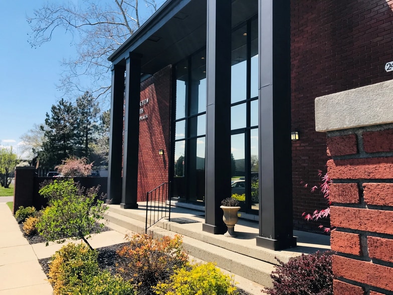 24525 Southfield Rd, Southfield, MI for lease - Building Photo - Image 3 of 13