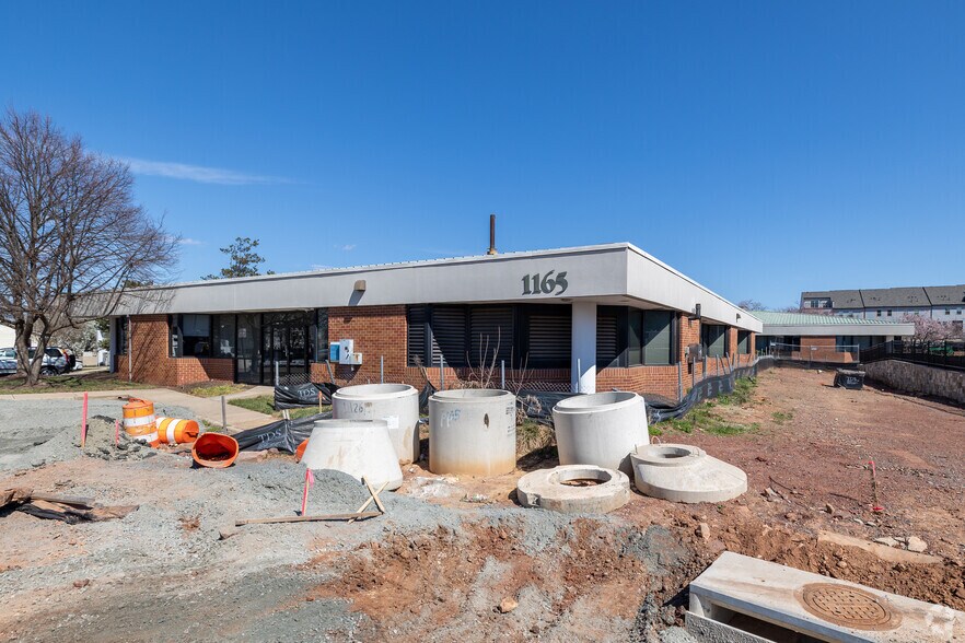 1165 Herndon Pky, Herndon, VA for sale - Building Photo - Image 3 of 6