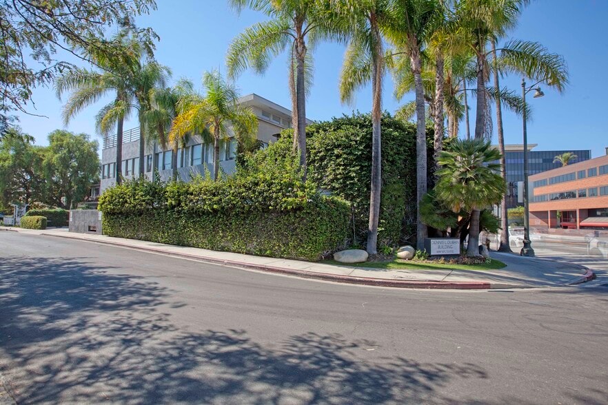 4250 Wilshire Blvd, Los Angeles, CA for lease - Building Photo - Image 2 of 4