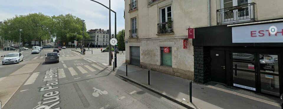 Retail in Nantes for lease - Building Photo - Image 2 of 5