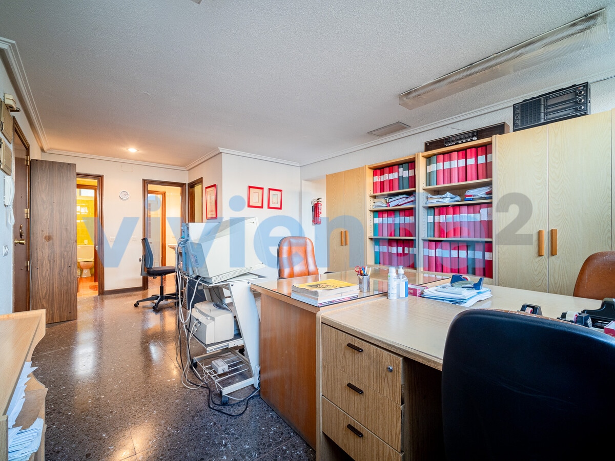 Madrid, MAD 28040 - Unit 1 - - Floor Plan - Image 1 of 11