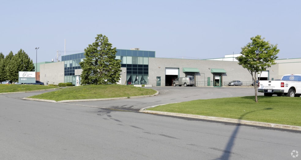 9081-9101 Rue du Parcours, Montréal, QC for lease - Building Photo - Image 2 of 5