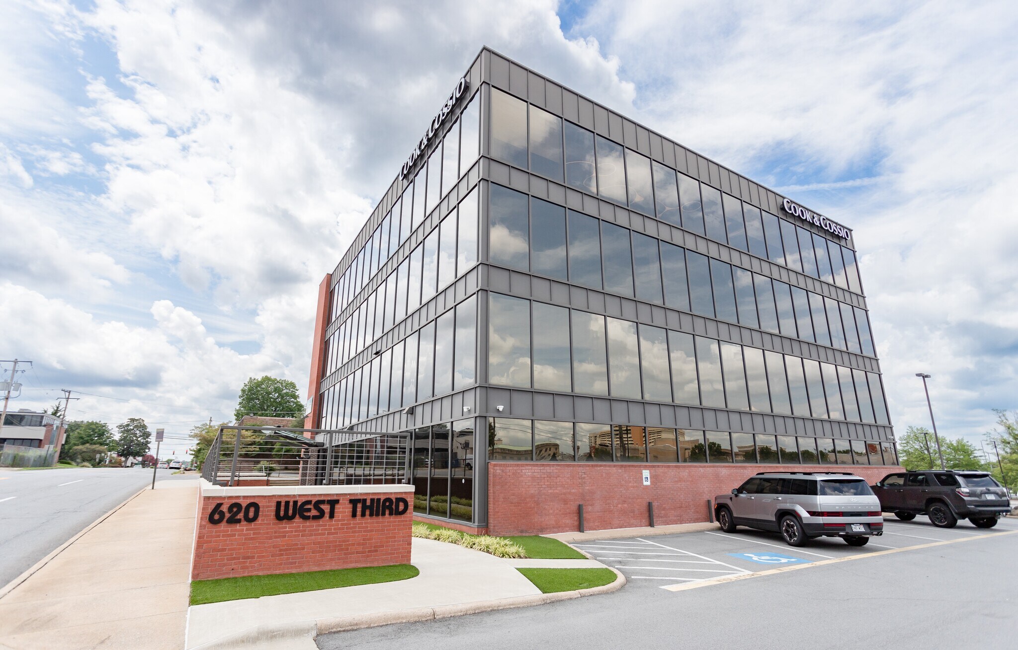 620 W 3rd St, Little Rock, AR for lease Building Photo- Image 1 of 8