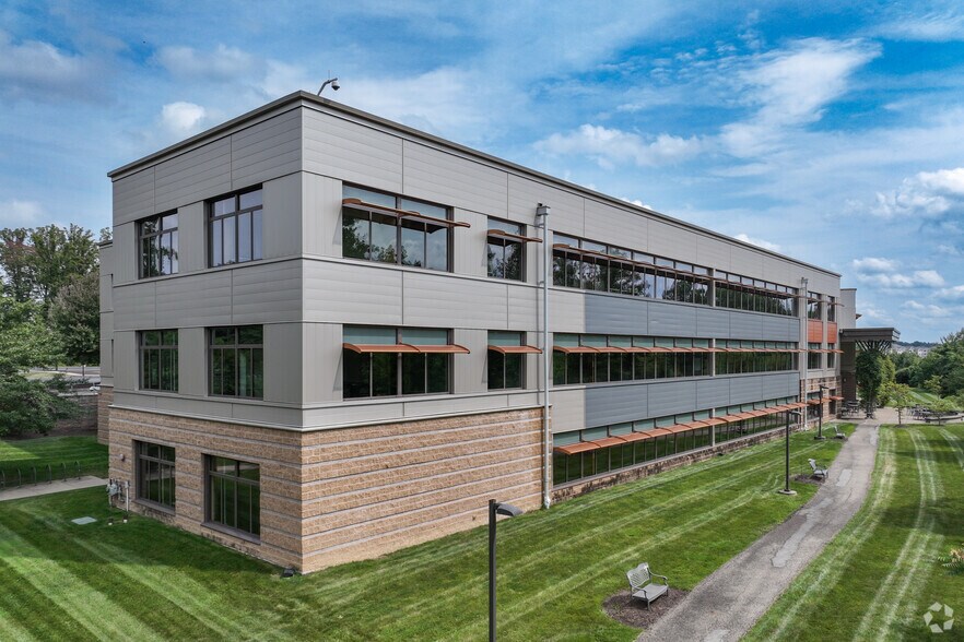 100 Global View Dr, Warrendale, PA for lease - Building Photo - Image 3 of 12