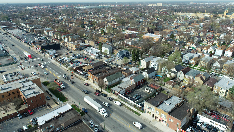 Multi-Tenant and Mixed-Use Retail portfolio of 5 properties for sale on LoopNet.com - Building Photo - Image 3 of 6