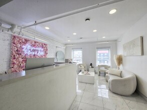 12-18 Byward Market Sq, Ottawa, ON for lease Interior Photo- Image 2 of 8