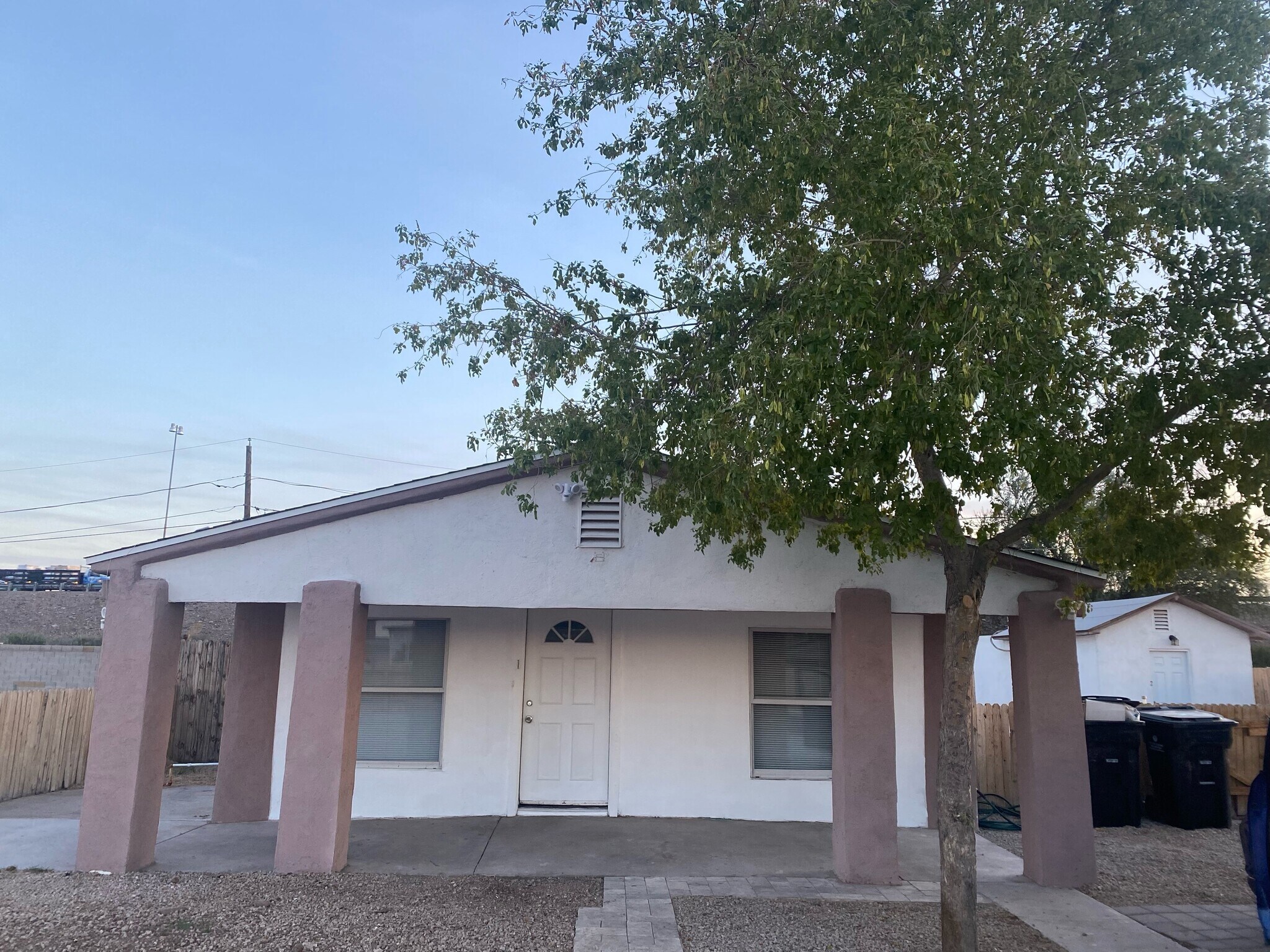 1217 E Hess Ave, Phoenix, AZ for sale Primary Photo- Image 1 of 1