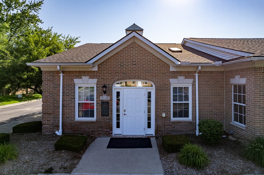2522 S Rochester Rd, Rochester Hills, MI for sale - Building Photo - Image 3 of 24