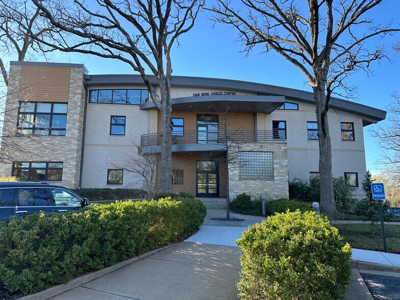 9859 Big Bend Blvd, Oakland, MO for lease - Building Photo - Image 2 of 14