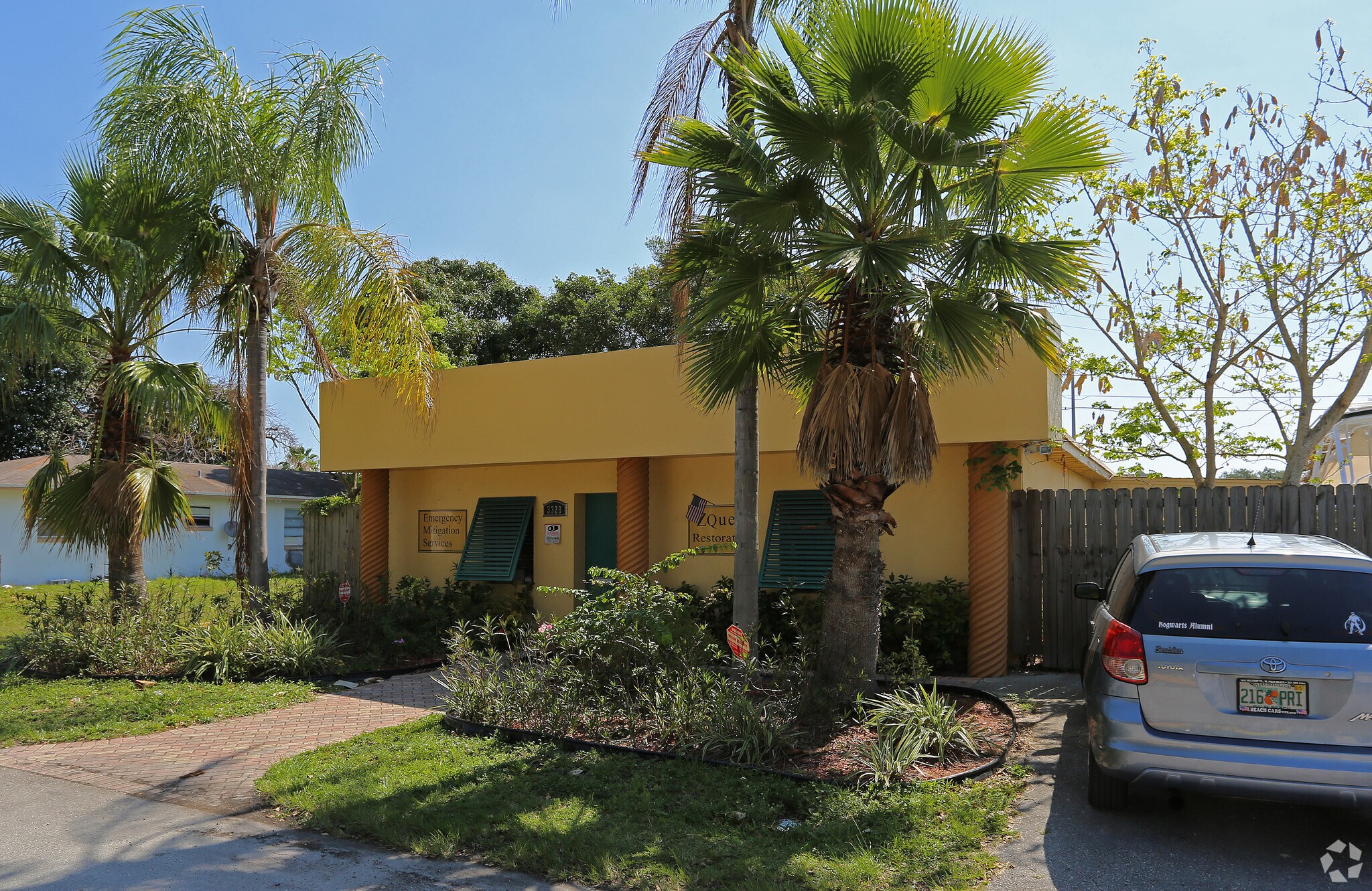 3328 NE 11th Ave, Oakland Park, FL for sale Primary Photo- Image 1 of 1