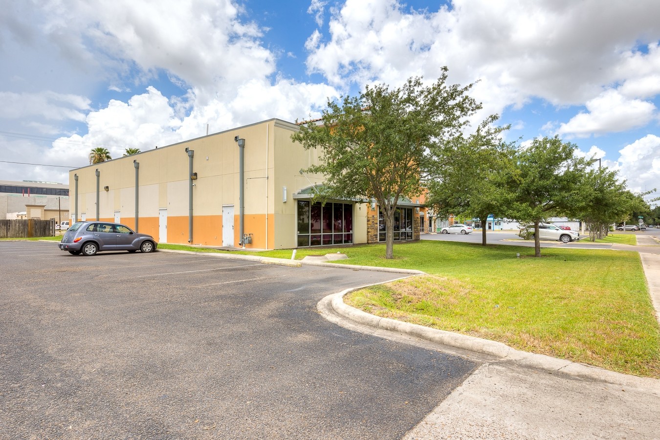 1414 N 10th St, McAllen, TX 78501 | LoopNet