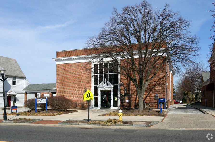 101 W Main St, Moorestown, NJ for lease - Building Photo - Image 1 of 9