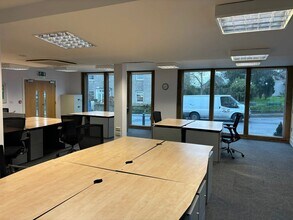 La Grande Rue Street, Guernsey for lease Interior Photo- Image 2 of 2