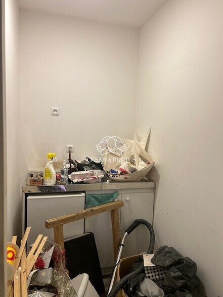 Retail in Lyon for lease - Interior Photo - Image 3 of 7