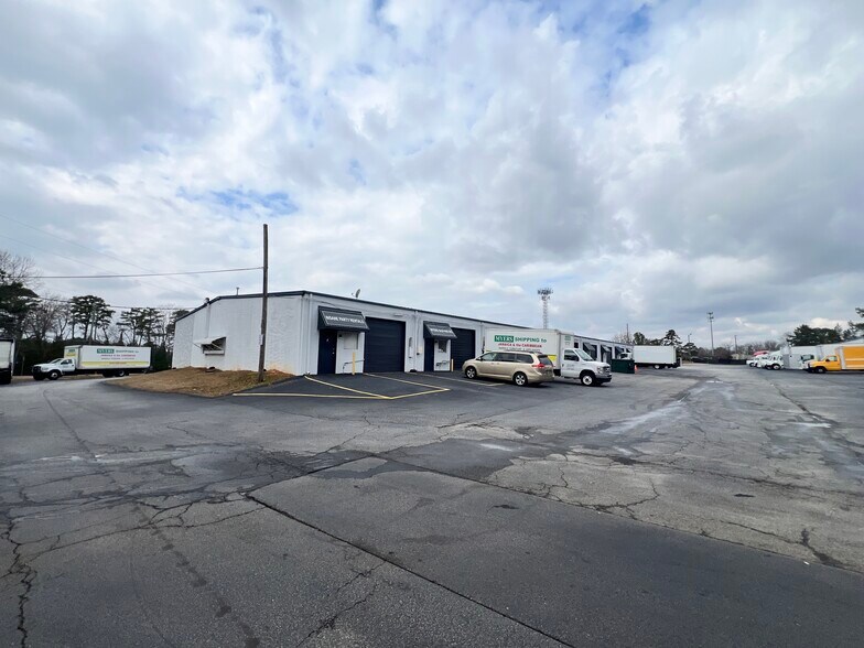 2374 Stone Mountain Lithonia Rd, Lithonia, GA for lease - Building Photo - Image 3 of 5