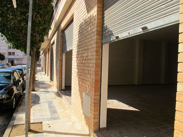 Retail in Tortosa, Tarragona for lease Building Photo- Image 1 of 3