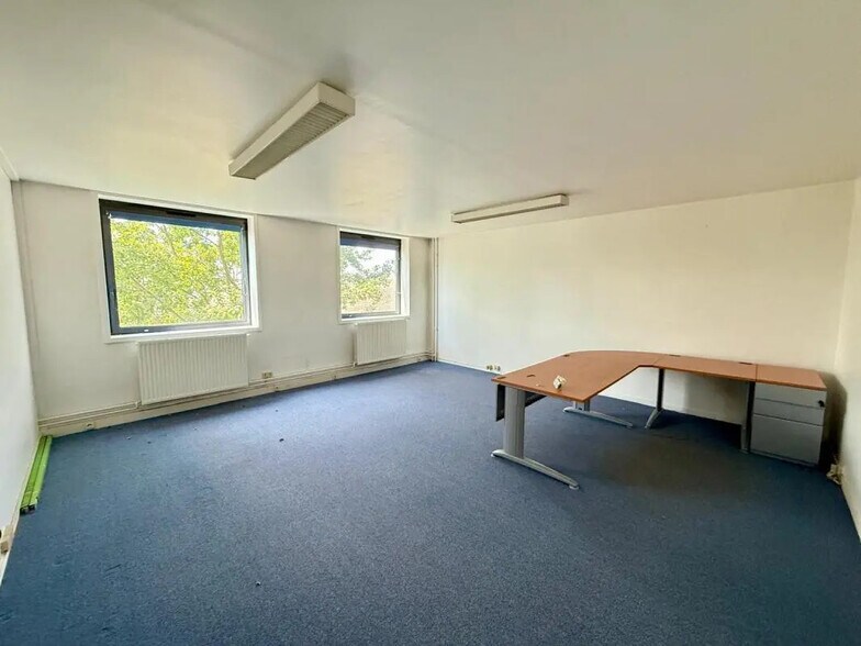 Office in Évry-Courcouronnes for lease - Interior Photo - Image 1 of 2