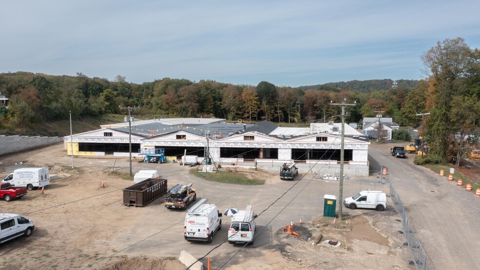 57 Church Hill Rd, Newtown, CT for lease - Building Photo - Image 1 of 4