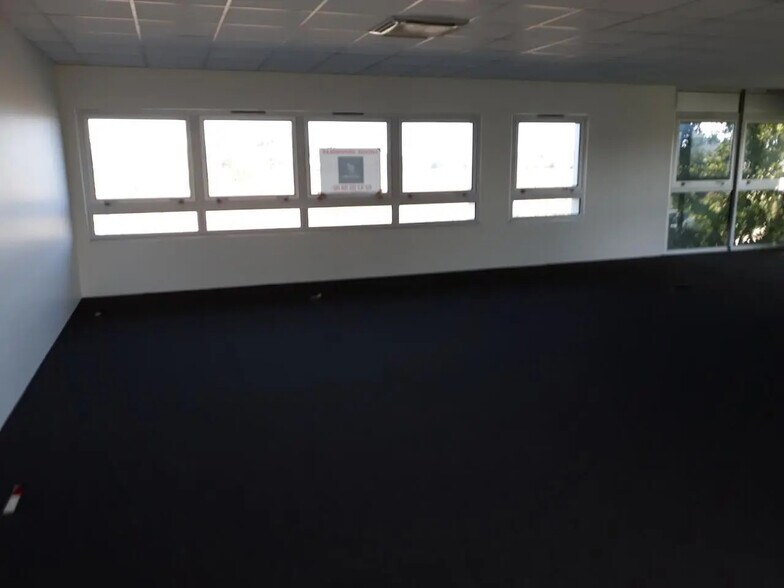 Office in Tours for lease - Interior Photo - Image 3 of 15