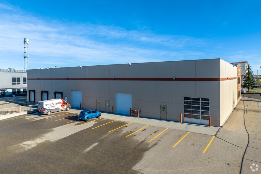 11505 35th St SE, Calgary, AB for lease - Building Photo - Image 3 of 5