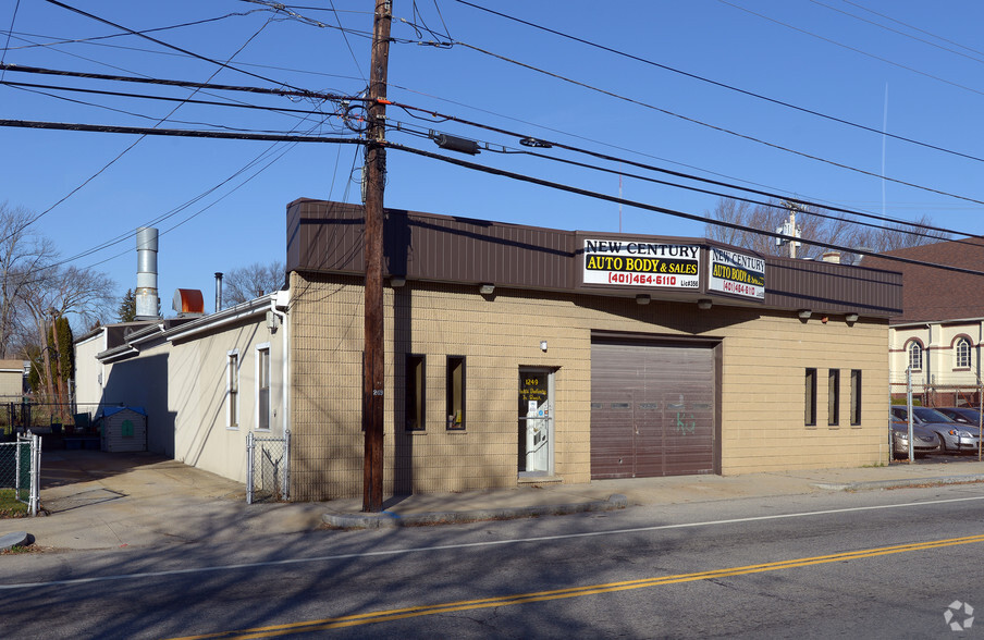 1249 Plainfield St, Johnston, RI for sale - Primary Photo - Image 1 of 12