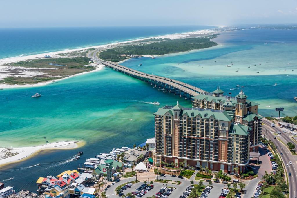 10 Harbor Blvd, Destin, FL for sale Primary Photo- Image 1 of 1