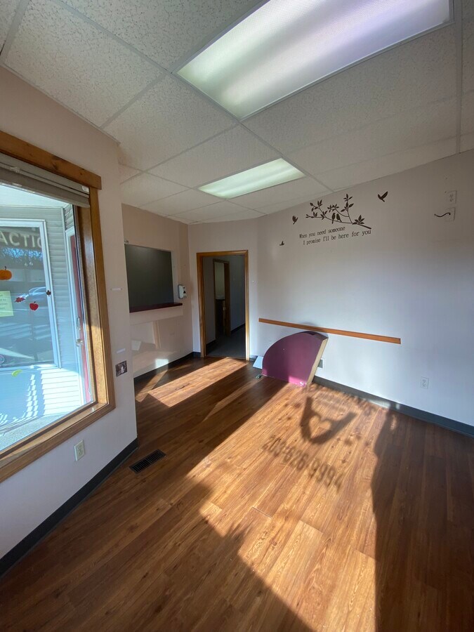 3 Hall Ave, Wallingford, CT 06492