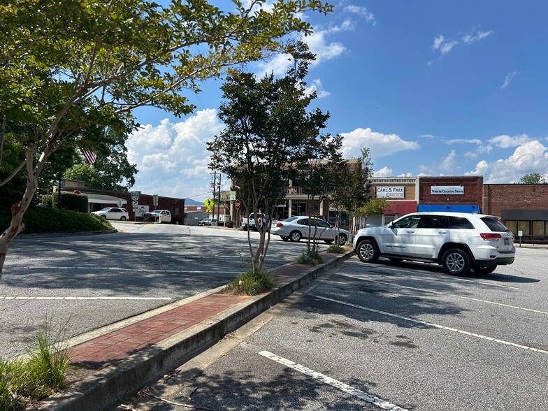 15 Courthouse Sq, Cleveland, GA for sale - Building Photo - Image 2 of 15