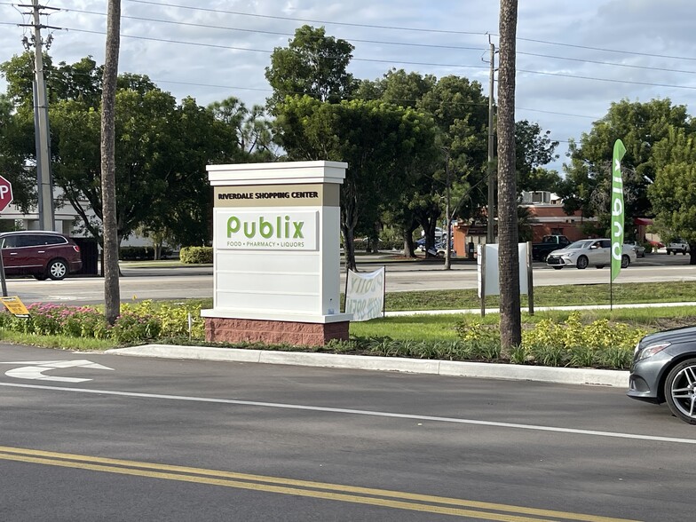 14561 Palm Beach Blvd, Fort Myers, FL for lease - Building Photo - Image 3 of 11