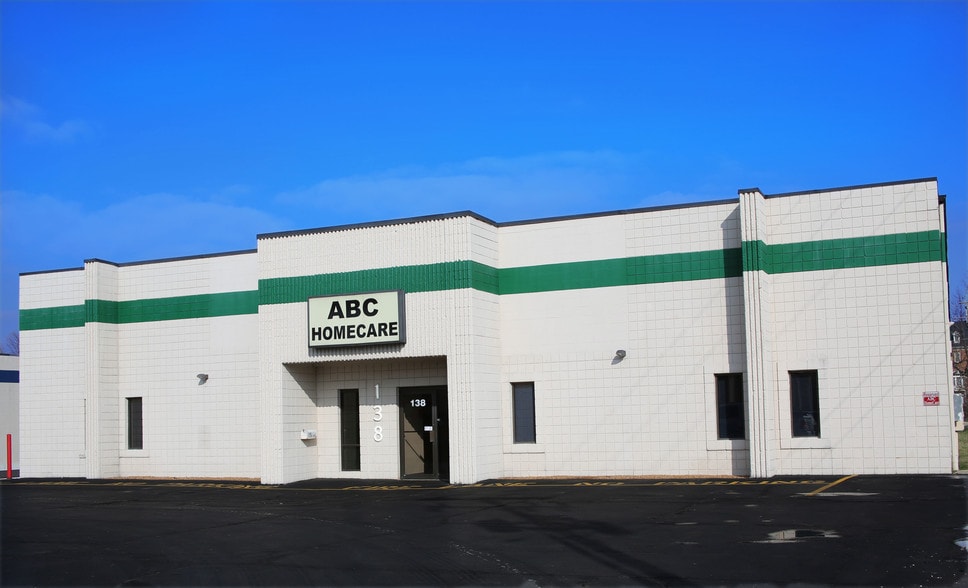 138 W Carmel Dr, Carmel, IN 46032