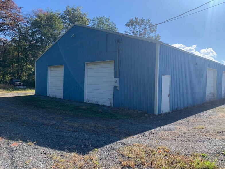 555 Oak Glen Rd, Howell, NJ 07731 Flex for Sale