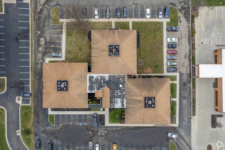 3570 Executive Dr, Uniontown, OH for lease - Aerial - Image 2 of 10