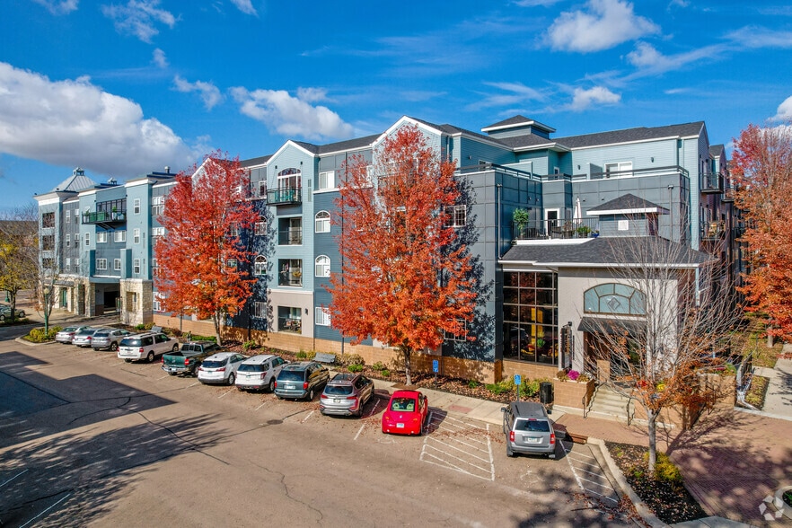 110 E 1st St, Chaska, MN for lease - Primary Photo - Image 3 of 68